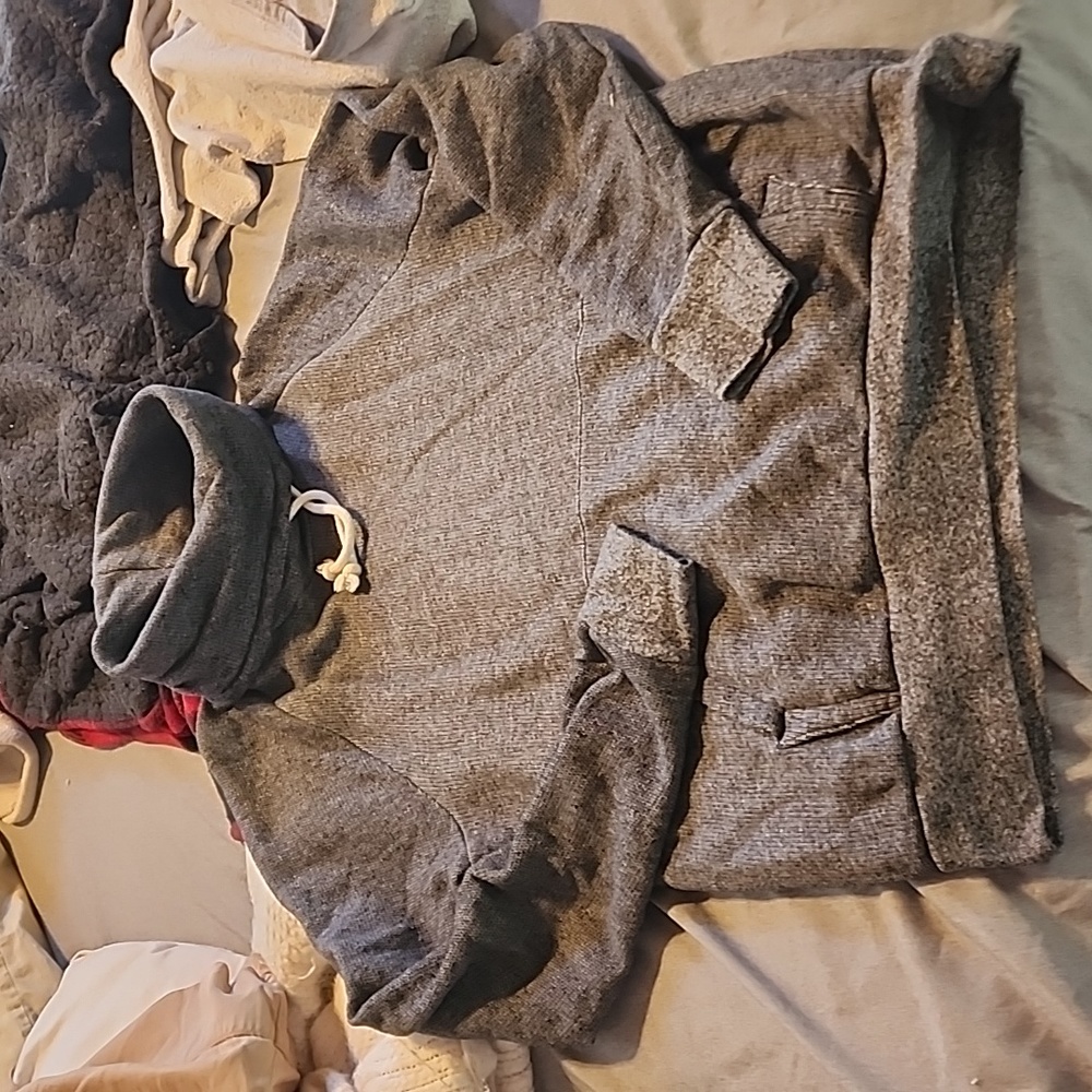 Gray sweatshirt